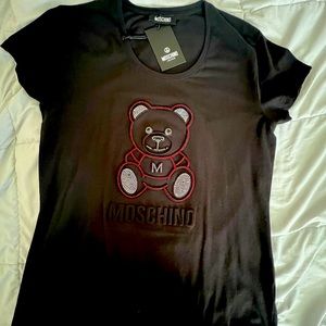 Moschino t shirt new with tags.